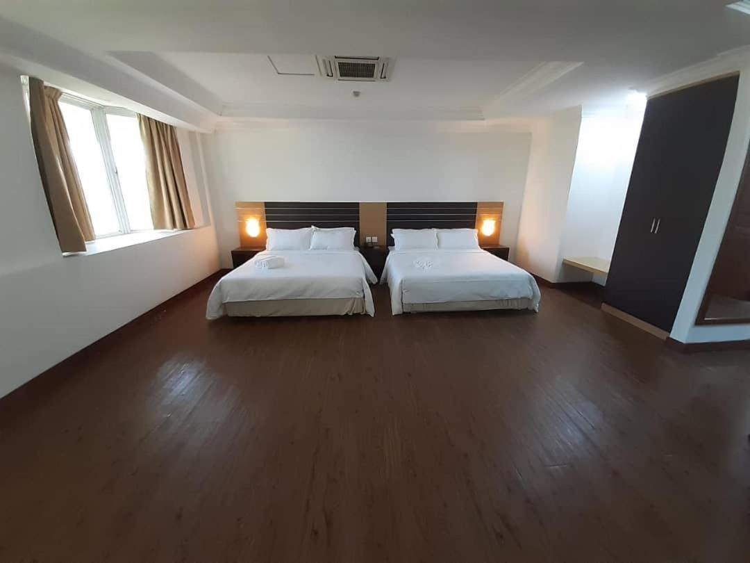 Sara Hotel Labuan Eksteriør billede
