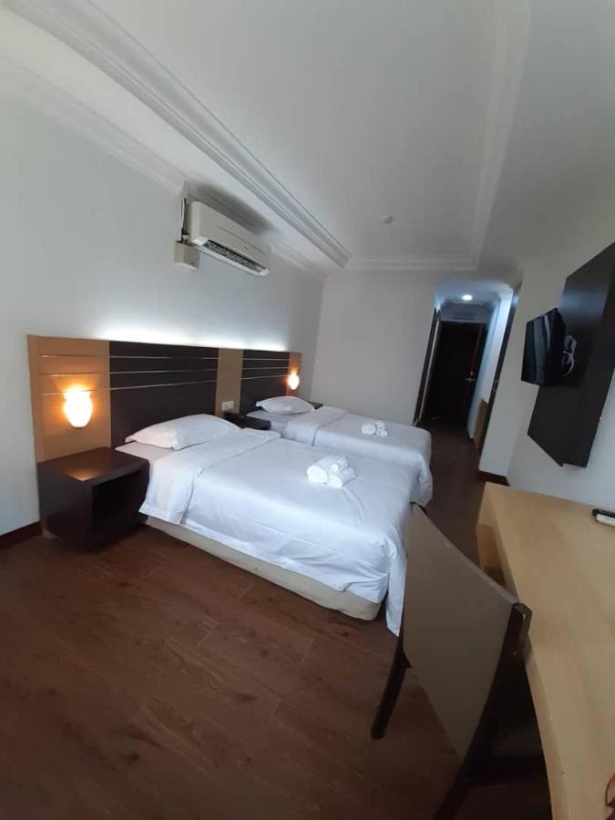 Sara Hotel Labuan Eksteriør billede