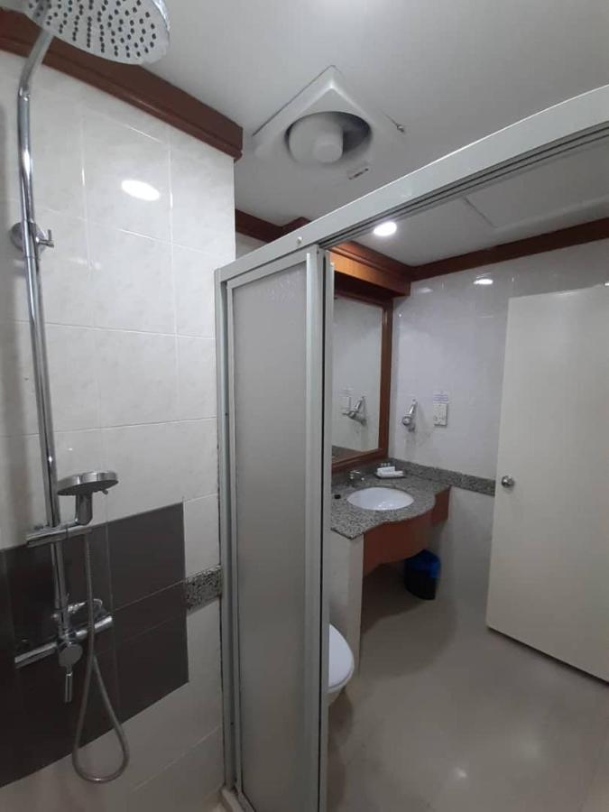 Sara Hotel Labuan Eksteriør billede