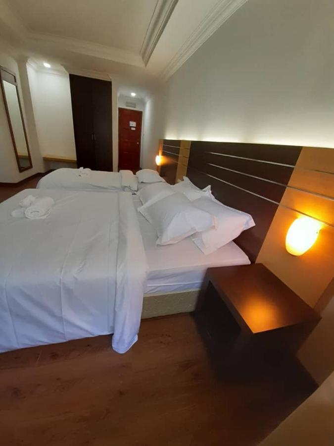 Sara Hotel Labuan Eksteriør billede