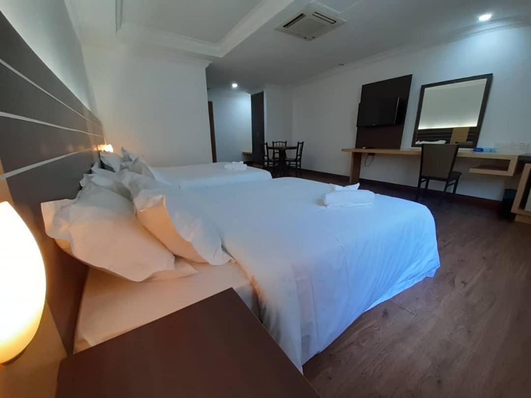 Sara Hotel Labuan Eksteriør billede