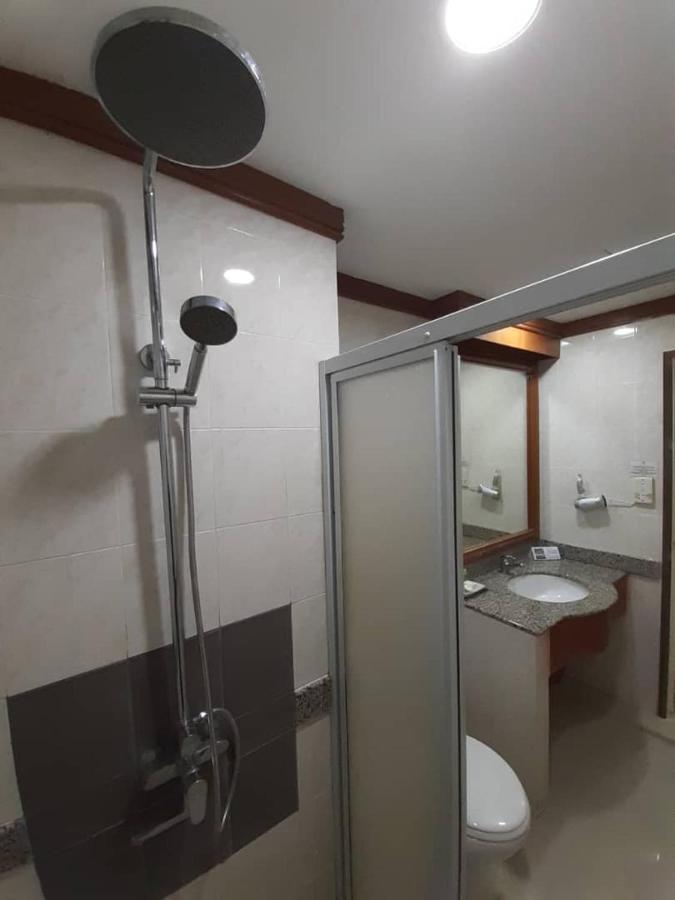 Sara Hotel Labuan Eksteriør billede